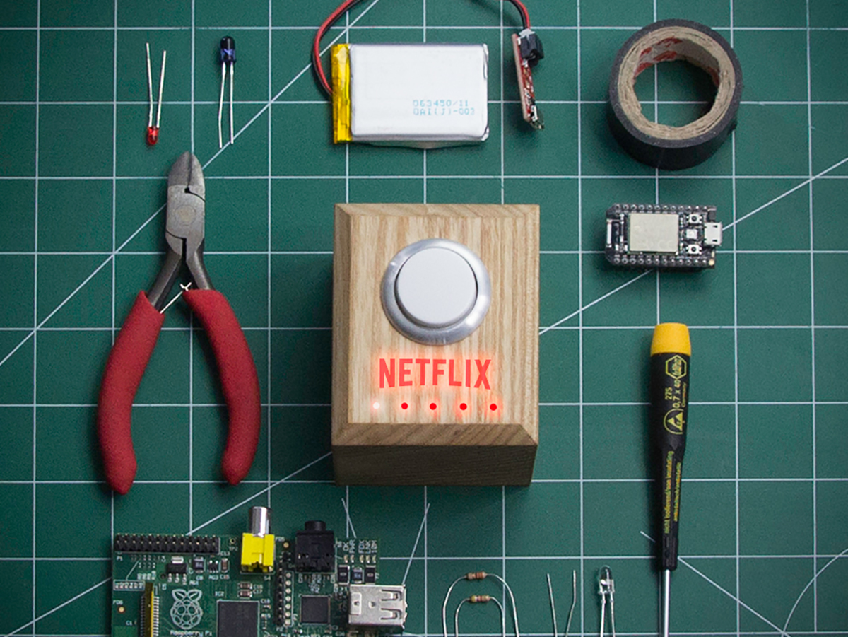 21 Netflix tips: Netflix button