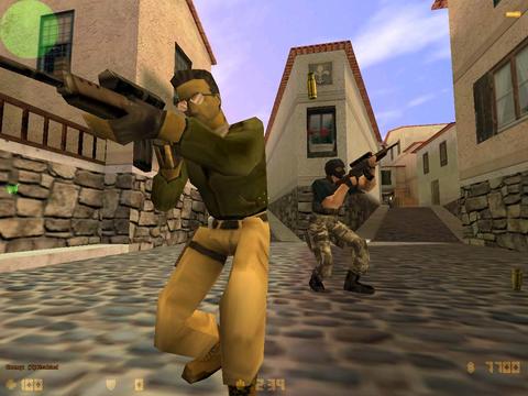 7) COUNTER-STRIKE (2000)