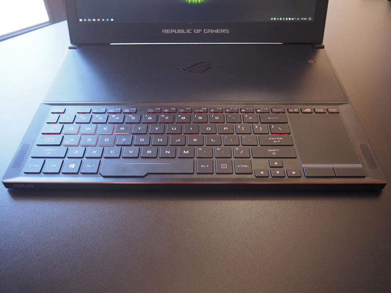 ASUS ROG ZEPHYRUS KEYBOARD: ONE-SIDED