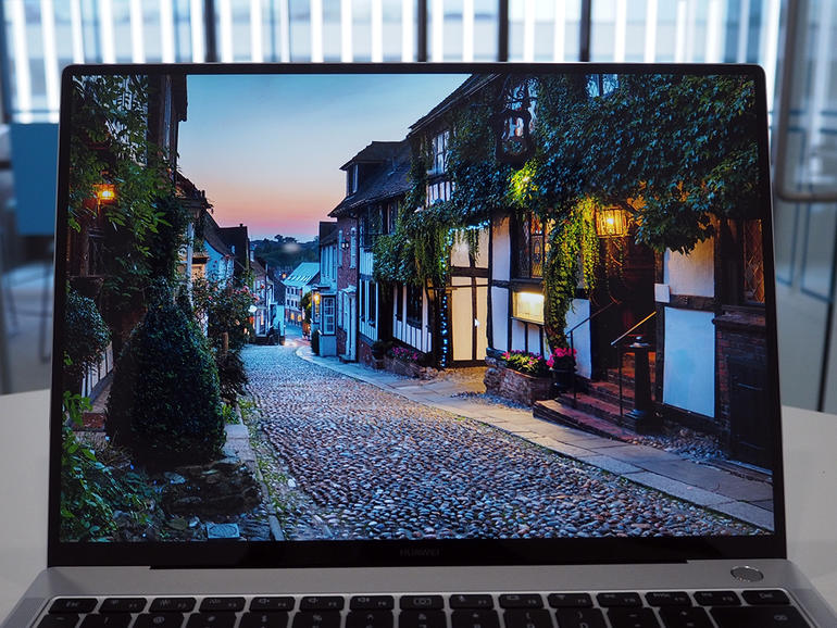 HUAWEI MATEBOOK X PRO DISPLAY: PLENTIFUL