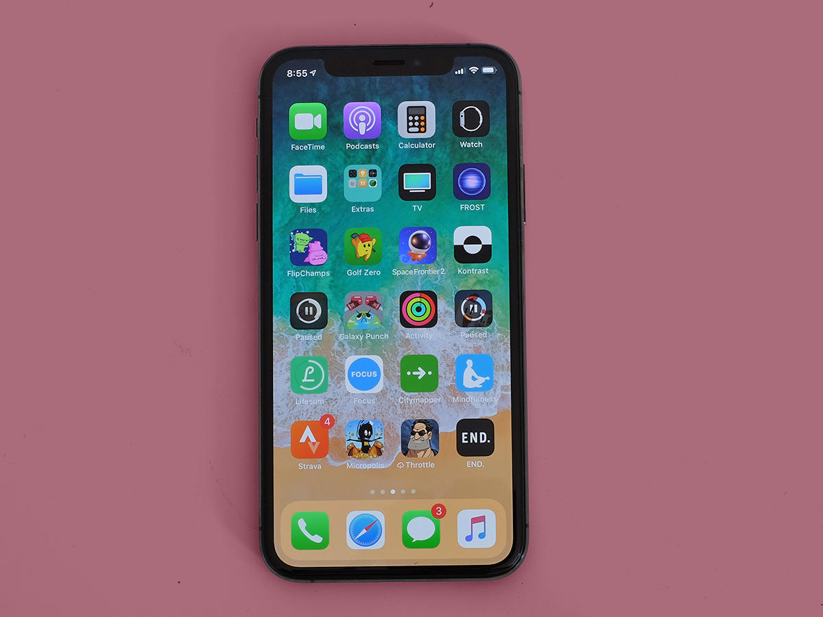 7) IPHONE XS (2018)