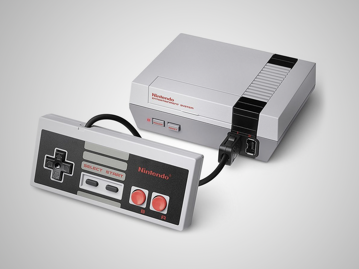 NINTENDO CLASSIC MINI: NES (£50)