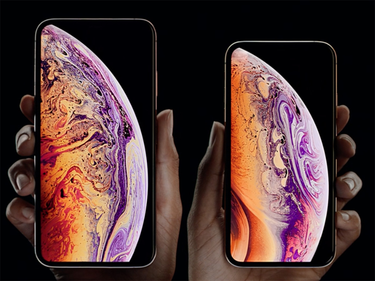 2) iPhone XS Max