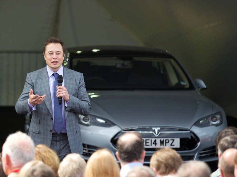 Fully Charged: Musk says cars will eventually be banned, plus PlayStation Now headed to UK