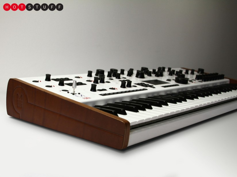 Marvel at the modulus.002, a cloud-connected analogue/digital hybrid polysynth