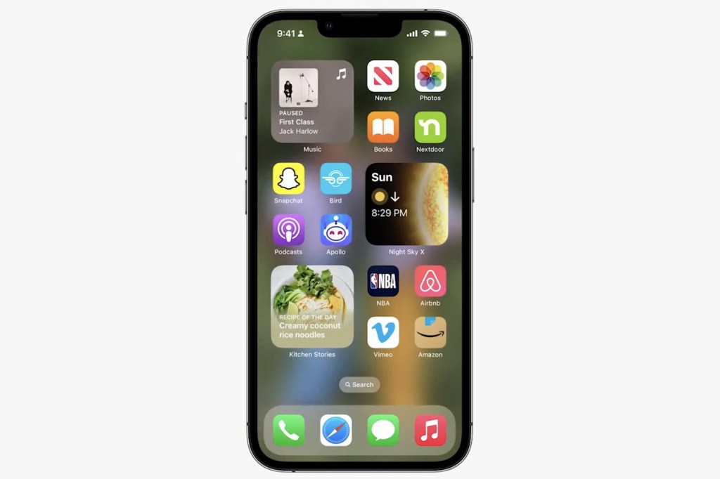 Stuff WWDC 2022 iOS 16 homescreen