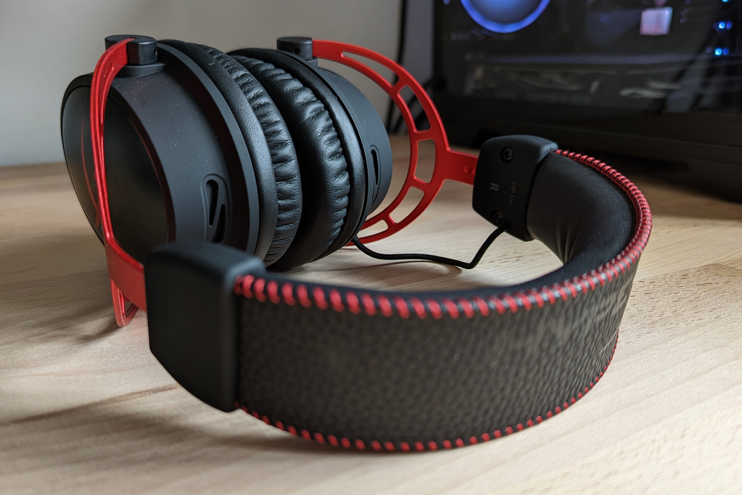 HyperX Cloud Alpha Wireless review details