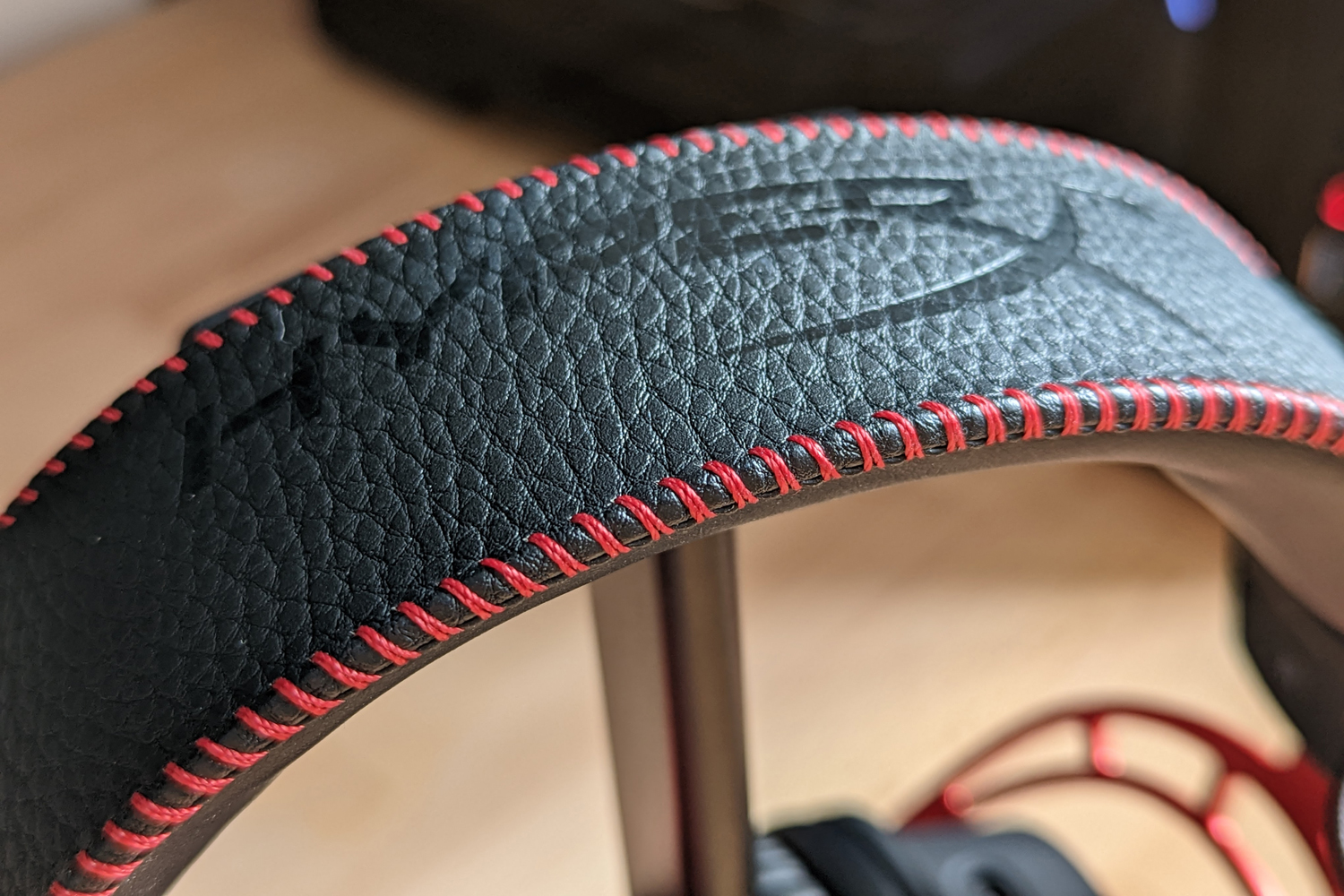 HyperX Cloud Alpha Wireless review headband