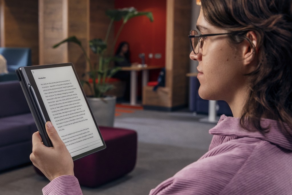 Lenovo Smart Paper lifestyle