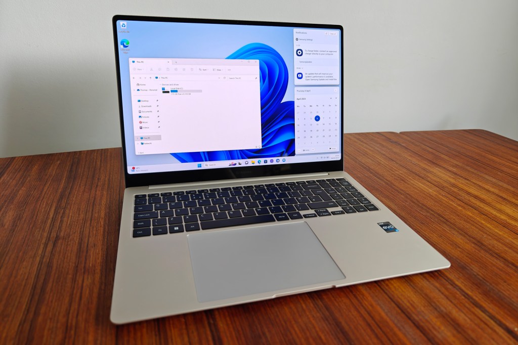 Samsung Galaxy Book3 Pro 16in Windows 11