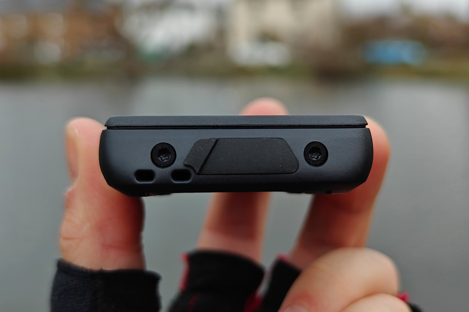 Hammerhead Karoo 2 review USB-C charging cover