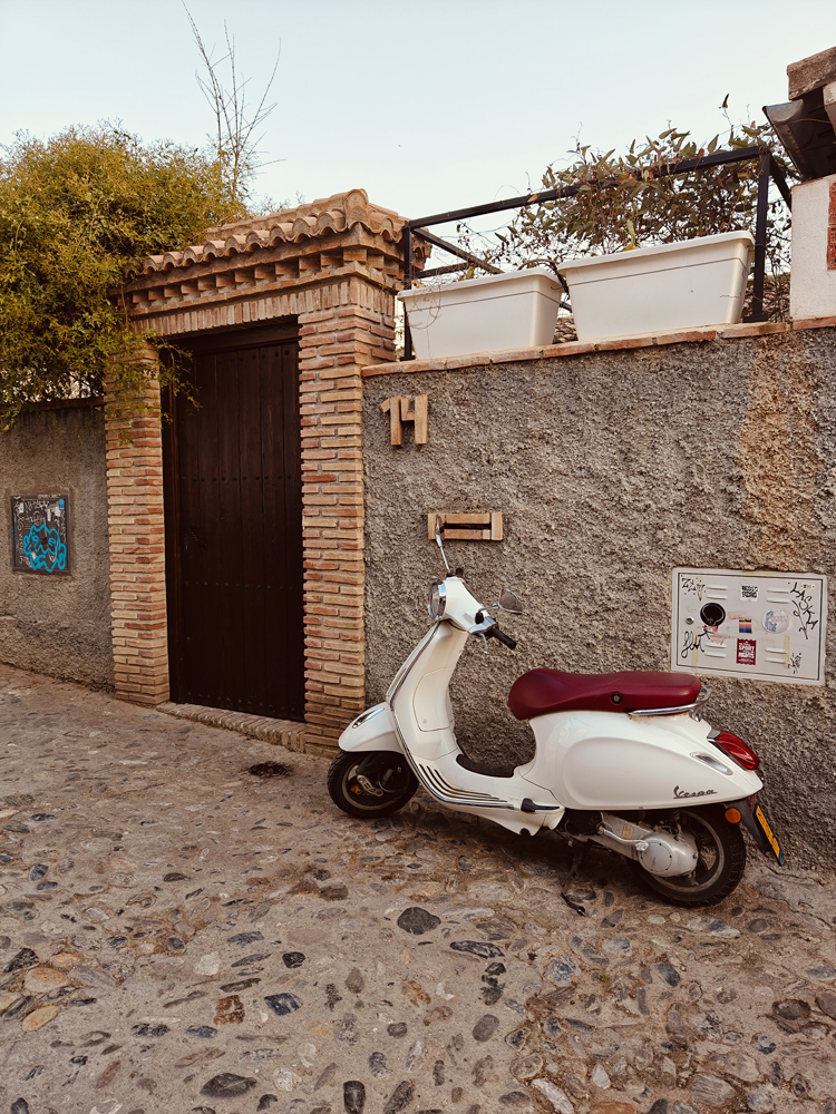 Oppo Find X6 Pro camera samples Vespa Hasselblad colour