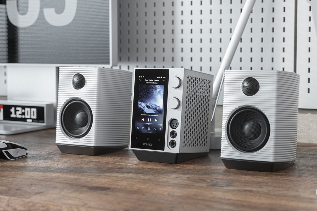 FiiO R7 with SP3 speakers