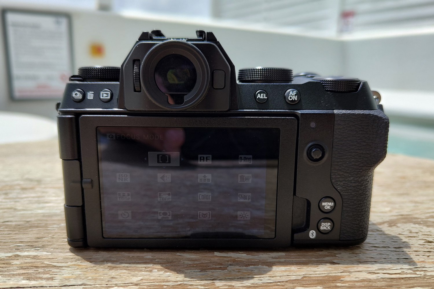 Fujifilm X-S20 review LCD display