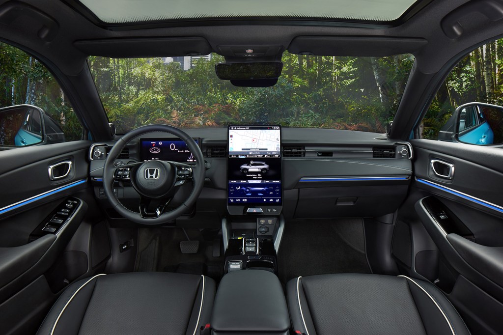 Honda eNy1 interior