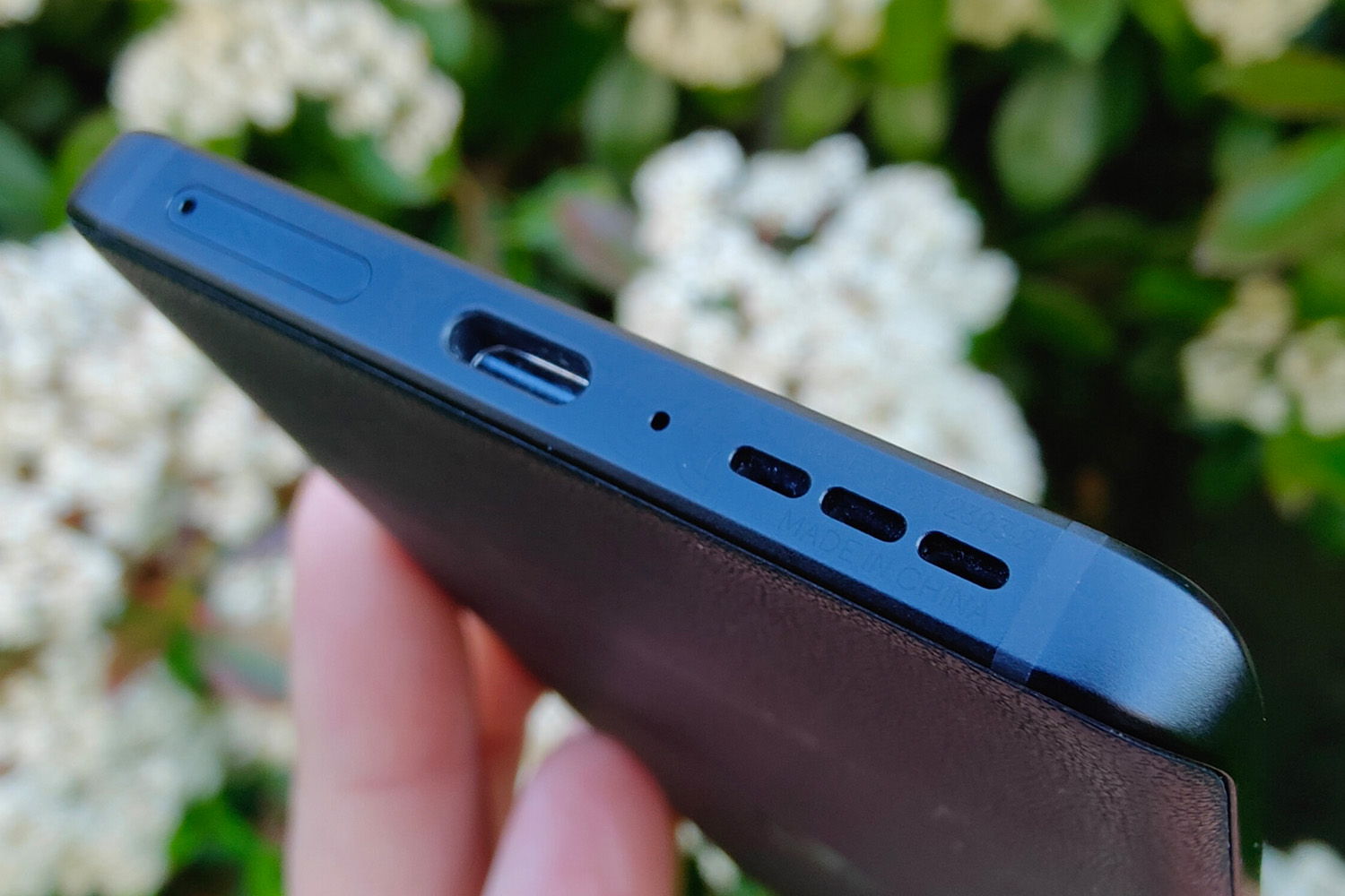 Motorola Edge 40 review USB-C port