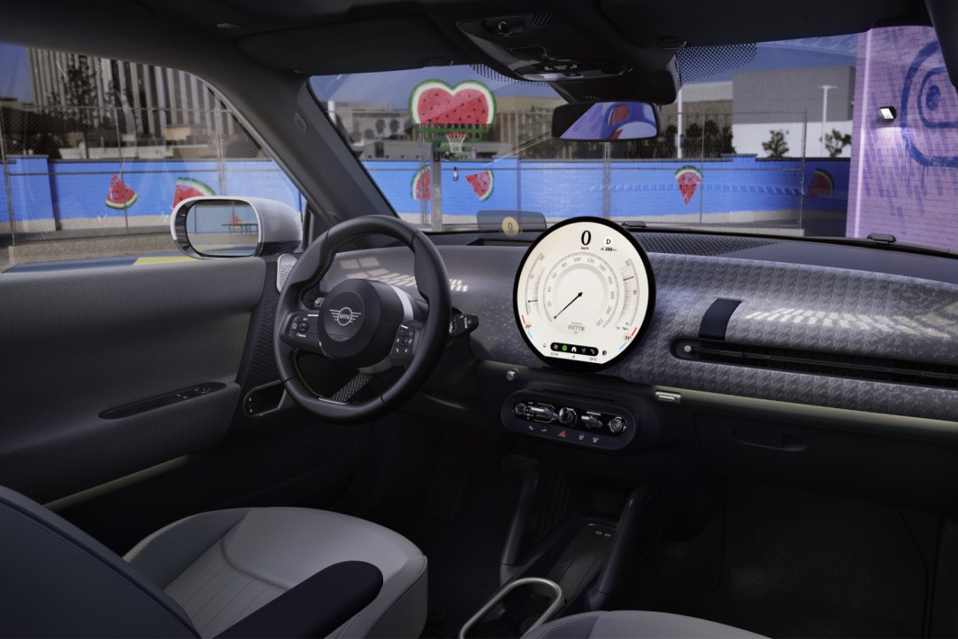 Mini's new round OLED infotainment screen