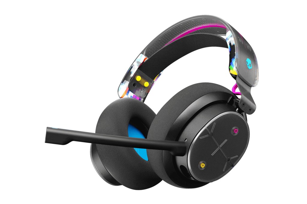 Skullcandy PLYR on white background