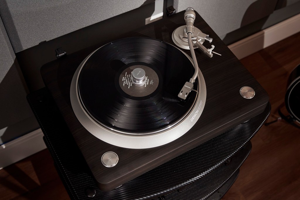 Denon DP-3000NE turntable