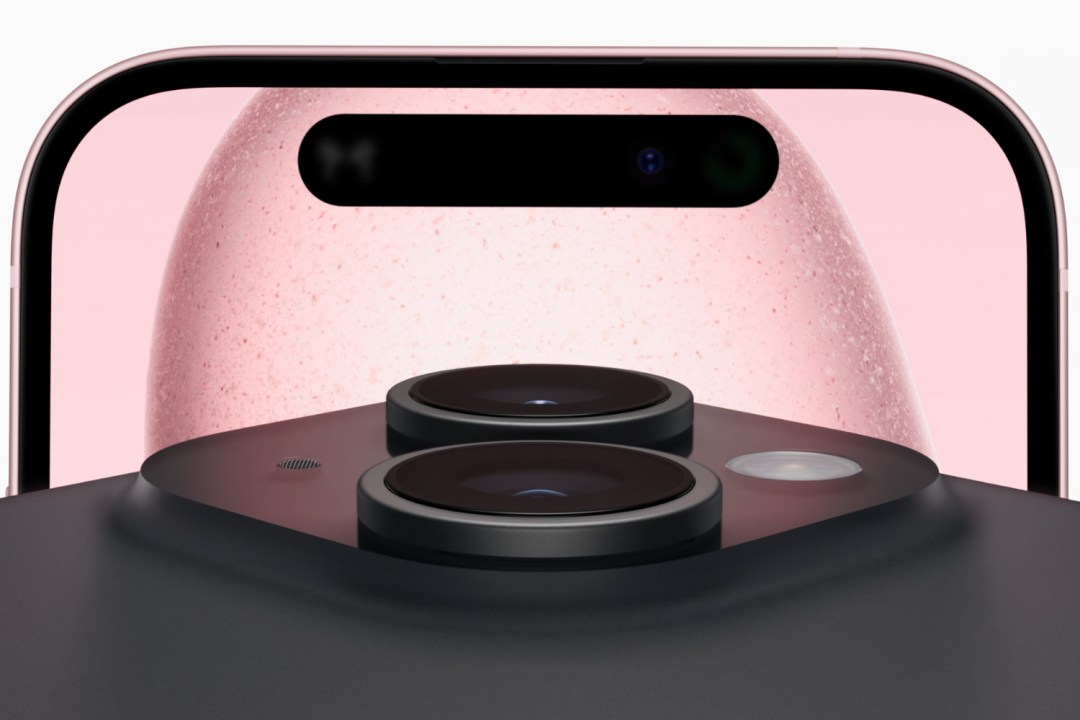 iPhone 15 dynamic island and camera