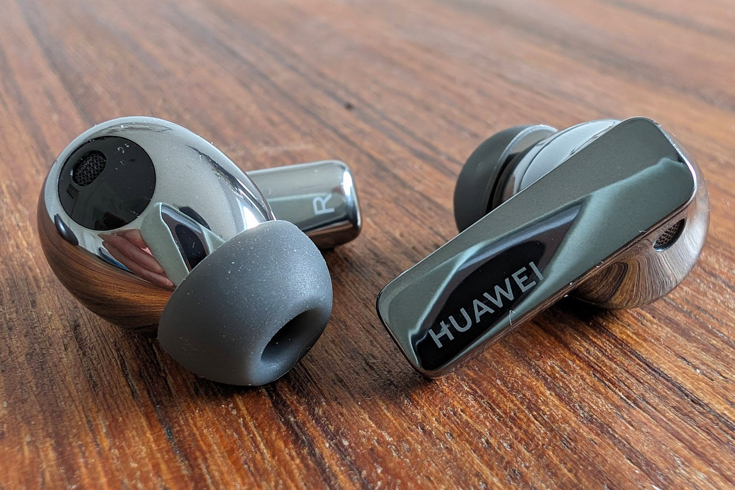 Huawei Freebuds Pro 3 review buds stem