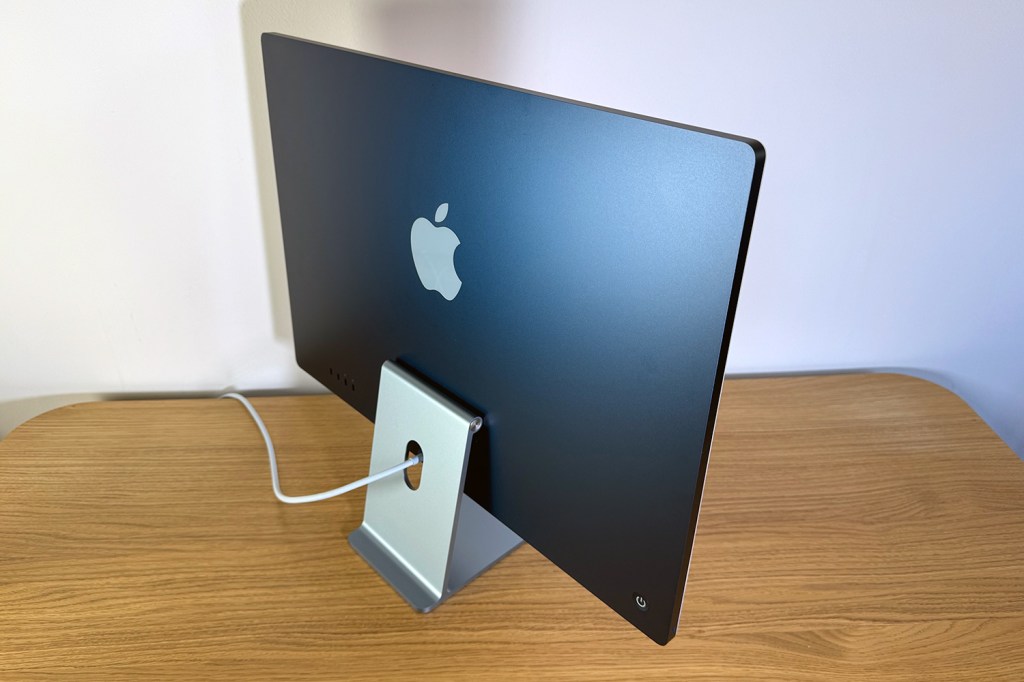 iMac M3 review unit’s back