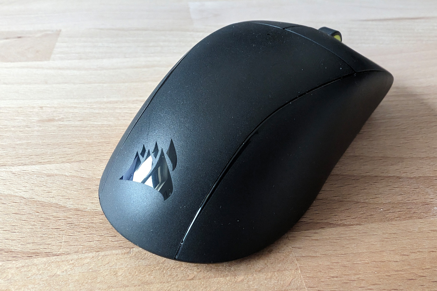 Corsair M75 Air review grip logo