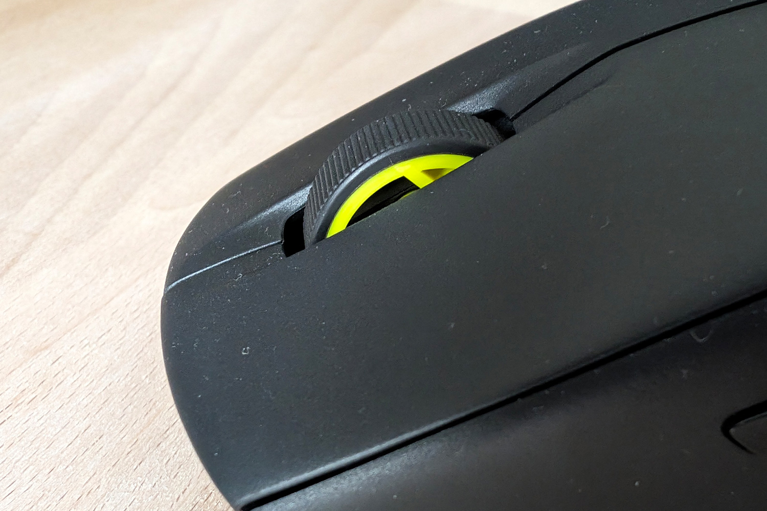 Corsair M75 Air review scroll wheel