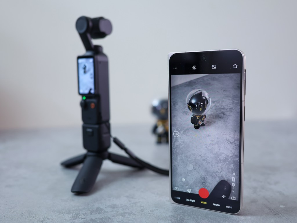 DJI Osmo Pocket 3 review with phone