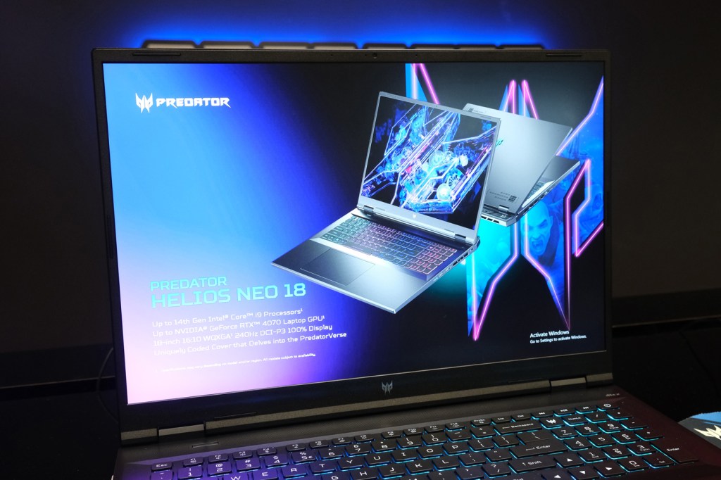 Acer Predator Helios Neo 18 hands-on screen