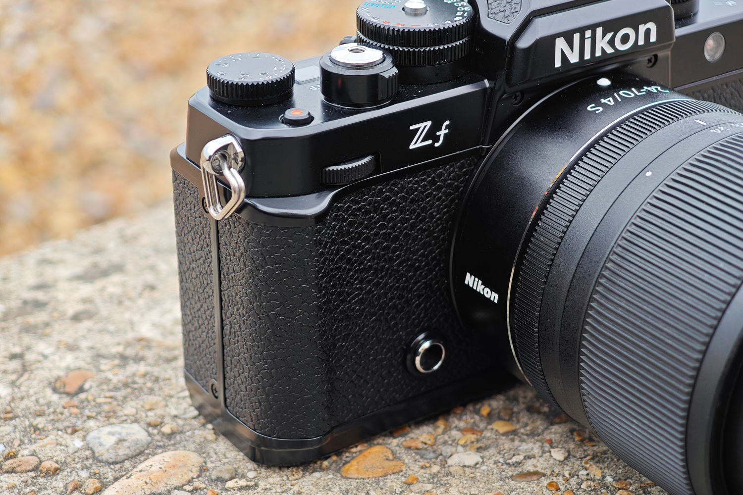 Nikon Zf review hand grip