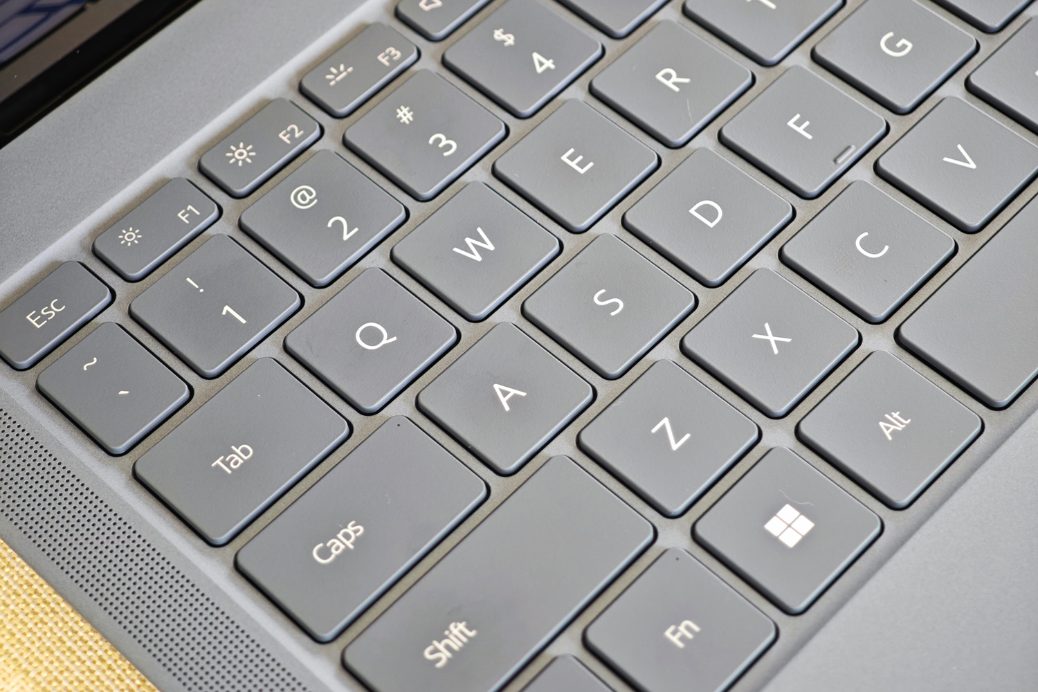 Huawei MateBook X Pro 2024 hands-on review keyboard keys
