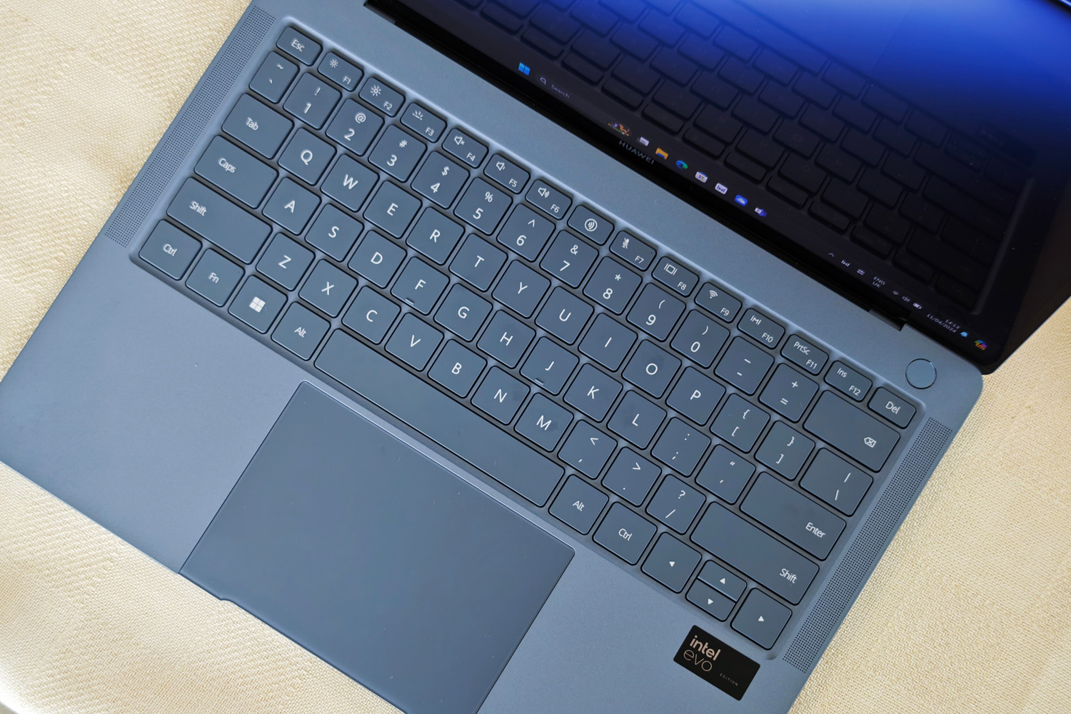 Huawei MateBook X Pro 2024 hands-on review keyboard tray